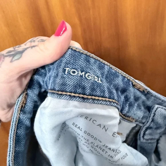 American Eagle Tomgirl Jeans - Picture 7 of 8